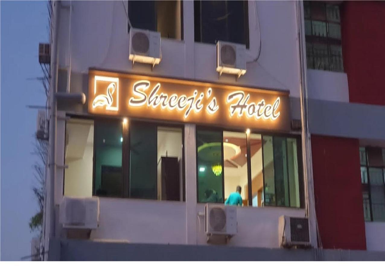 Hotel Shreeji'S Gandhinagar Exterior foto